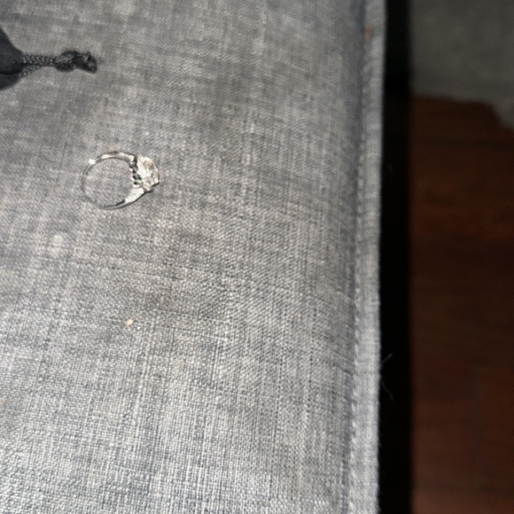 Pretty ring 10K White Gold! Diamonds and Mossanite! - Picture 2 of 2